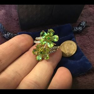 Gem Treasures Natural Pear Cut Peridot Chrome Diopside [ White Zircon Ring, 7
